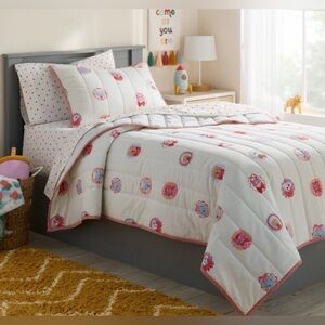 Patisserie Pet Shoppe Kids'
Quilt Set - full/queen new